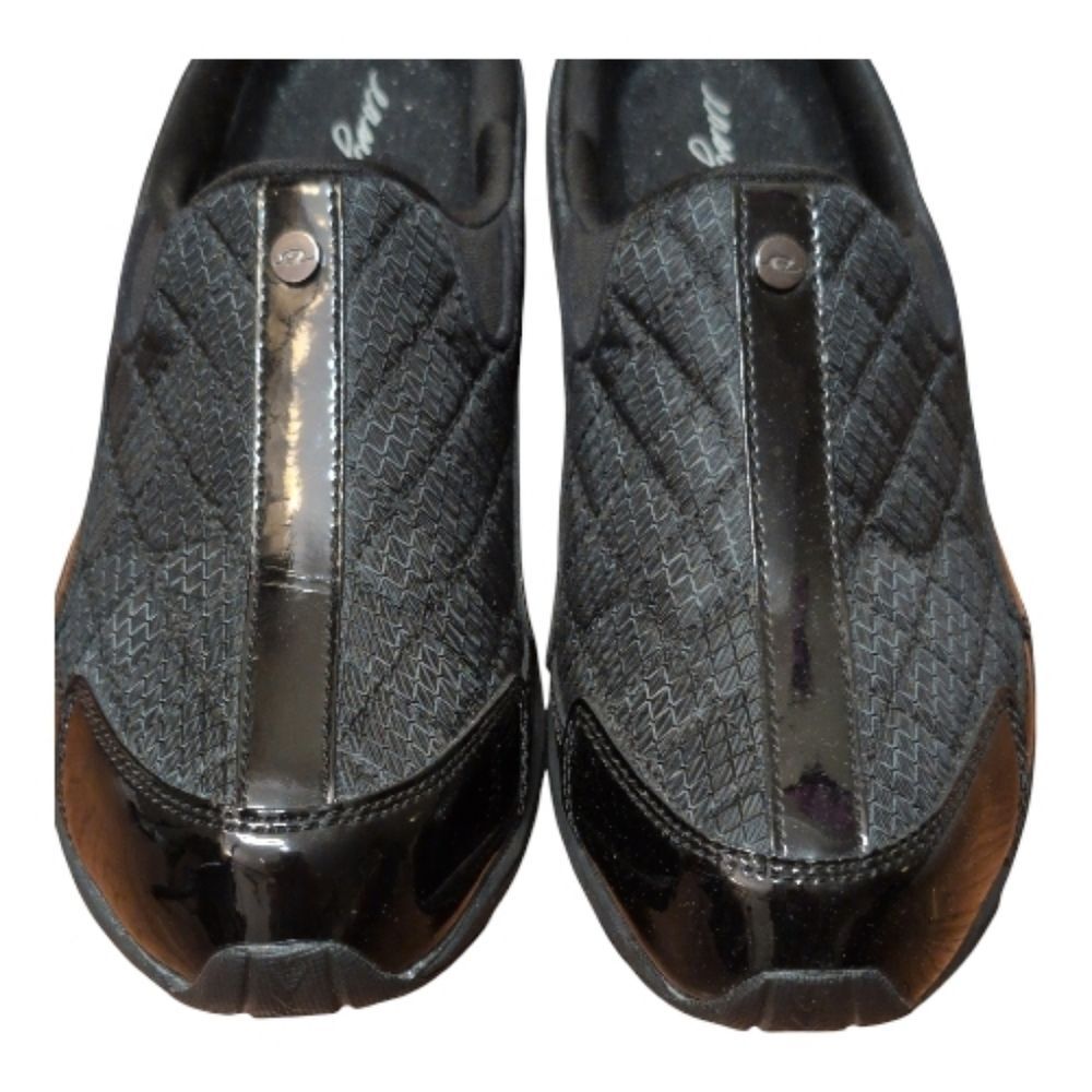 Easy Spirit Traveltime clogs black quilted design with patent leather trim 9.5